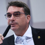 Bandidos que fizeram familiares de Bolsonaro reféns são presos