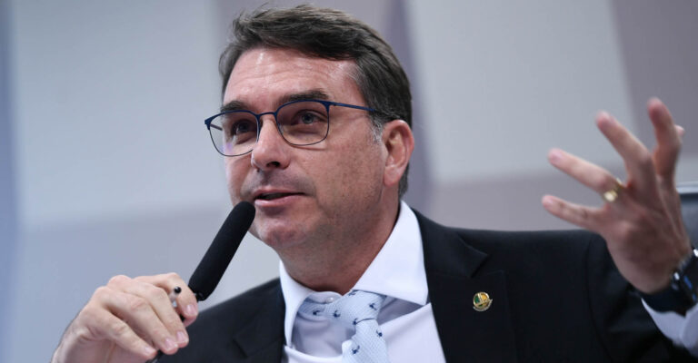 Bandidos que fizeram familiares de Bolsonaro reféns são presos