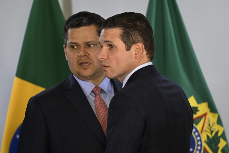 Motta e Alcolumbre têm pior imagem entre líderes políticos