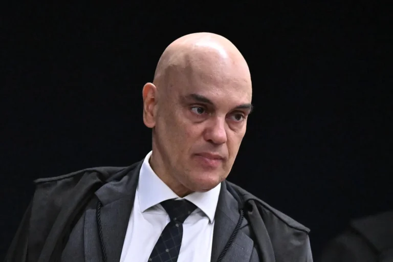 Moraes desafia Trump e diz que não recuará “um milímetro”