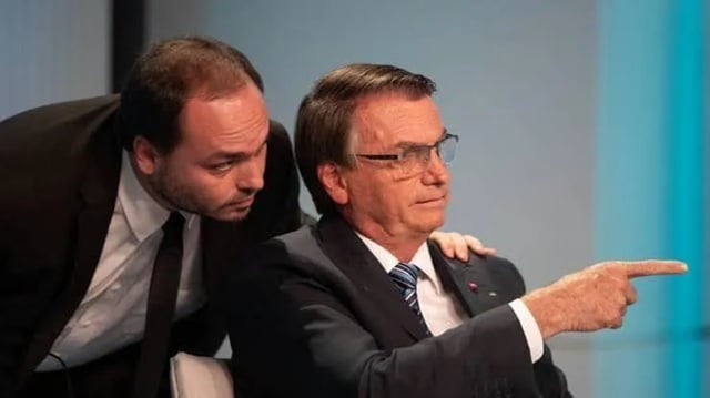 Bolsonaro não ‘tem vontade de se alimentar’, diz um dos filhos