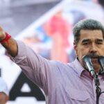Maduro celebra alistamento de civis contra “ameaça do imperialismo”