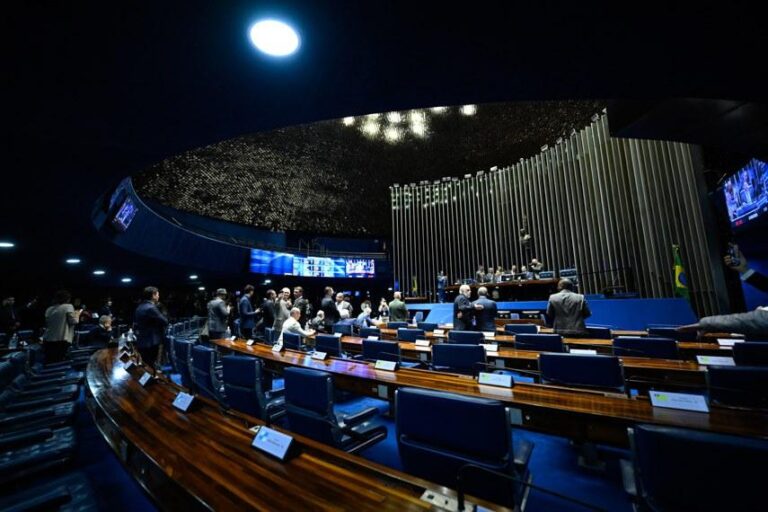 Senado paga assessores para atuar em ‘comissões fantasma’