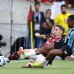 Flamengo leva empate de Grêmio e perde chance de disparar na liderança