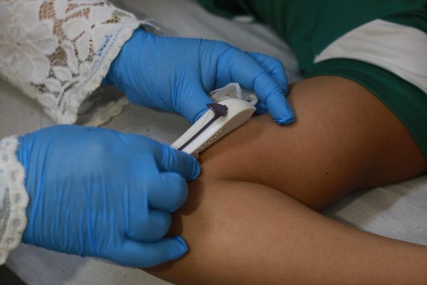 Deputado contesta aplicação de anticoncepcionais em crianças