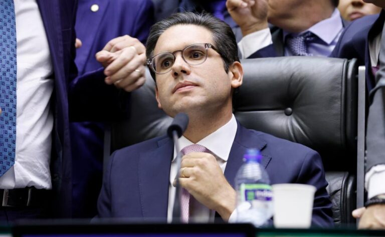 chefe de gabinete é investigada