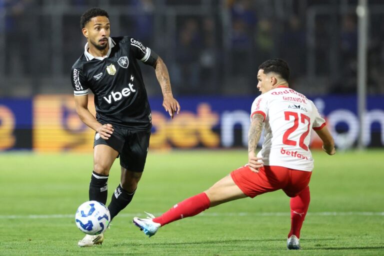 Vitinho é anunciado para vaga de Vanderson na Seleção Brasileira