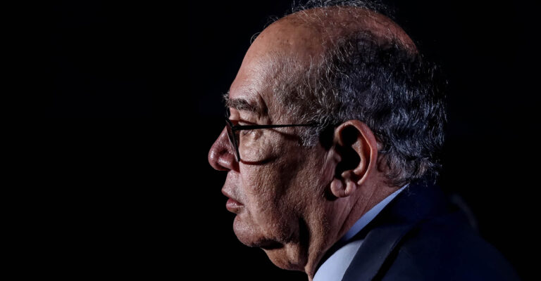 Gilmar é alvo de críticas depois de exaltar ato contra anistia