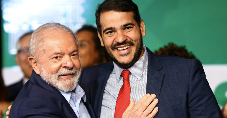 Ministro da AGU ganha mais de R$ 300 mil de bônus em um mês