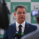 Oposição apresenta recurso contra Motta sobre Eduardo Bolsonaro