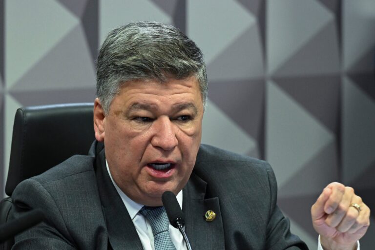 Viana pede a prisão de presidente de associação