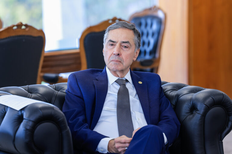 Barroso encerra mandato como presidente do STF