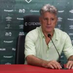 Renato Gaúcho responde críticas após poupar atletas contra o Vitória