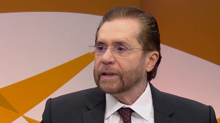 Julgamento de Bolsonaro no STF ‘envergonha’, diz Plínio Valério