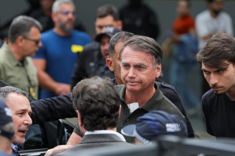 Defesa de Bolsonaro se manifesta sobre pedido de fim da prisão