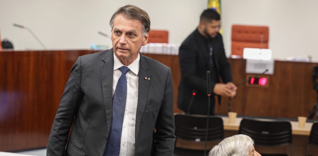 Maioria das menções nas redes é contra prisão de Bolsonaro
