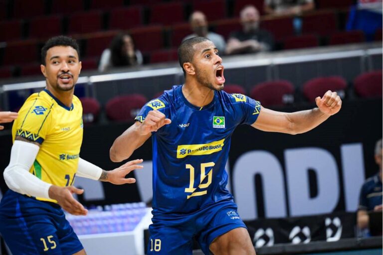 Brasil vence Tchéquia e vai às oitavas do Mundial de Vôlei Masculino