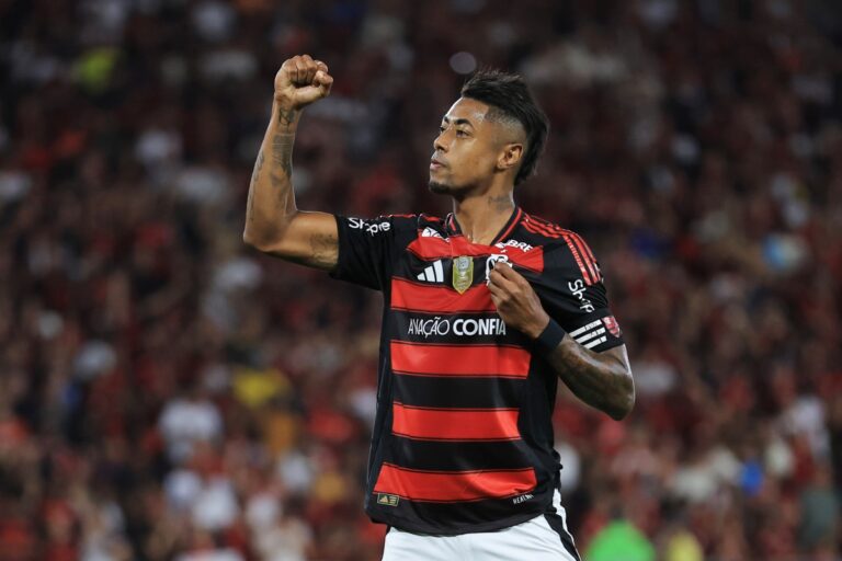 Flamengo pede efeito suspensivo para Bruno Henrique no STJD