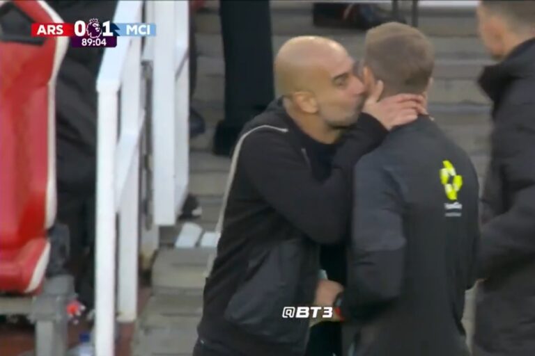 Guardiola é flagrado beijando árbitro na Premier League. Entenda