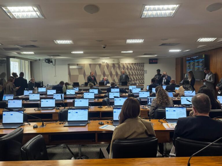 CCJ do Senado PEC das Prerrogativas e deve rejeitar proposta