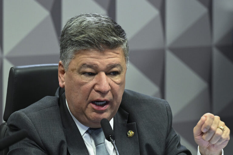 Presidente da CPMI do INSS reage às decisões do STF e da PGR