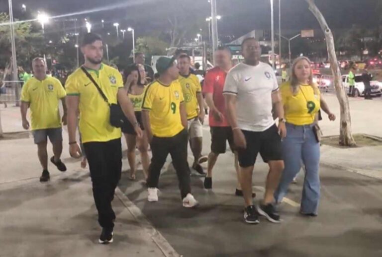 Vídeo: torcedores chegam empolgados para jogão entre Brasil x Chile