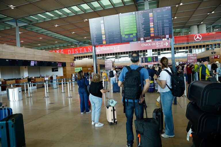 Ciberataque afeta principais aeroportos europeus