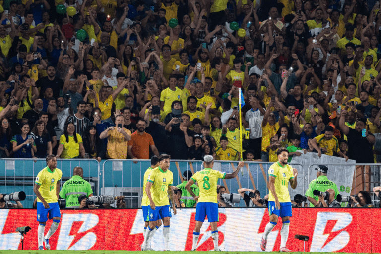 Jogadores comentam vitória do Brasil diante do Chile no Maracanã; veja