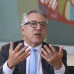 EUA deixam Padilha entrar, mas limitam circulação em Nova York
