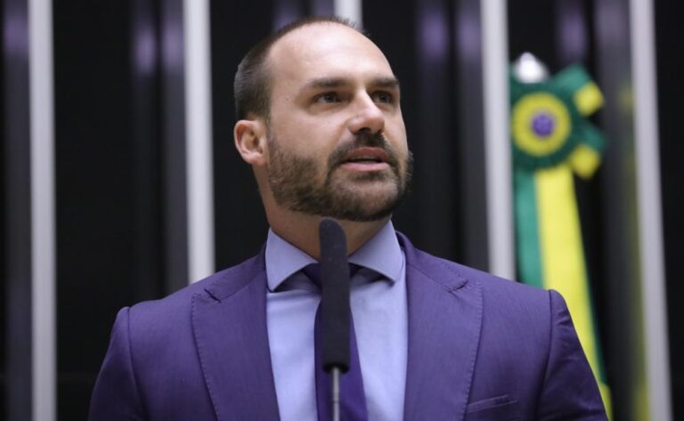 Eduardo diz que Lula não tem mais importância internacional