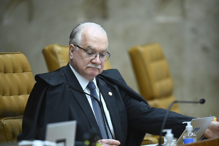 Fachin assume STF com processos sobre Uber e marco temporal