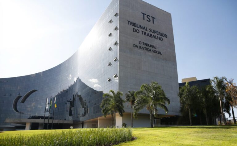 TST celebra contrato de R$ 8,6 milhões para serviço exclusivo de apoio a ministros
