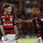 Libertadores: com direito a gol relâmpago, Flamengo bate Estudiantes