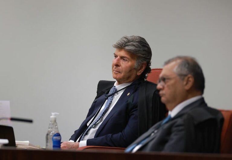‘Fux dá aula de Direito’ no julgamento de Bolsonaro, diz Zucco