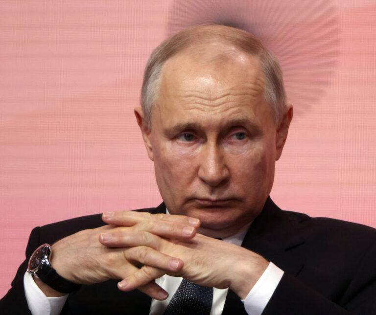 Putin afirma que Rússia lidera o mundo em energia nuclear pacífica