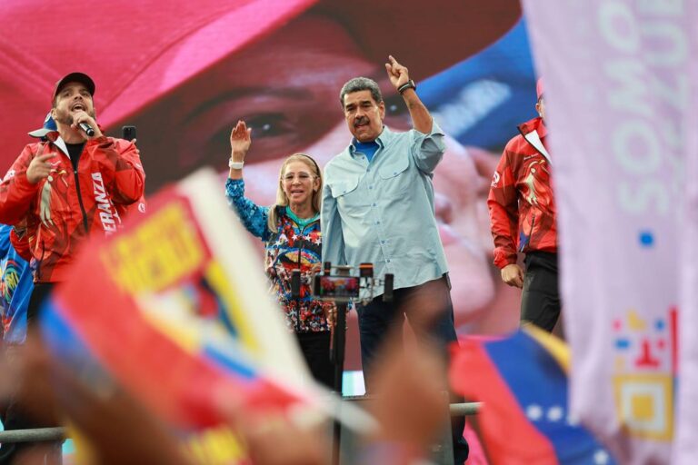 Nicolás Maduro vai treinar civis venezuelanos com armas