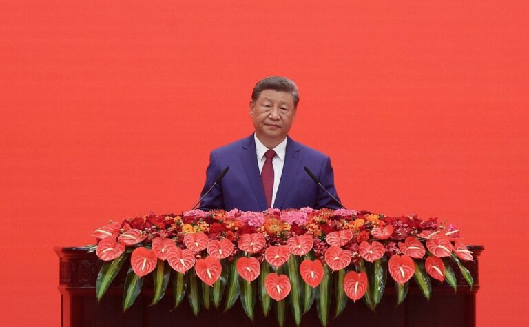 Xi Jinping fala sobre passado e futuro da China em desfile militar