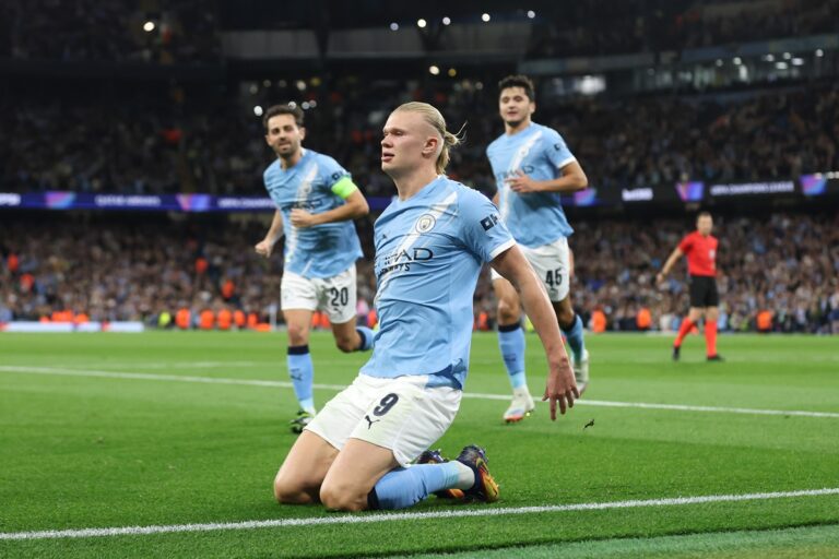 Com um a mais, City domina e vence Napoli no reencontro com De Bruyne