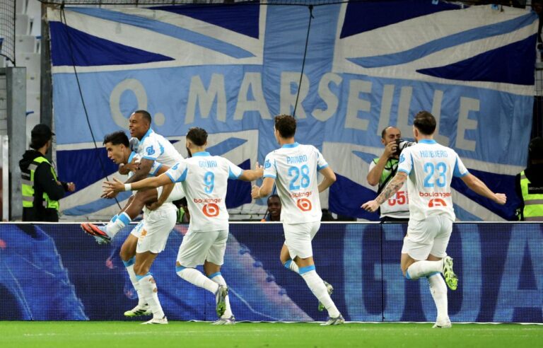 Le Classique: Olympique de Marselha vence PSG e entra no G6 da Ligue 1