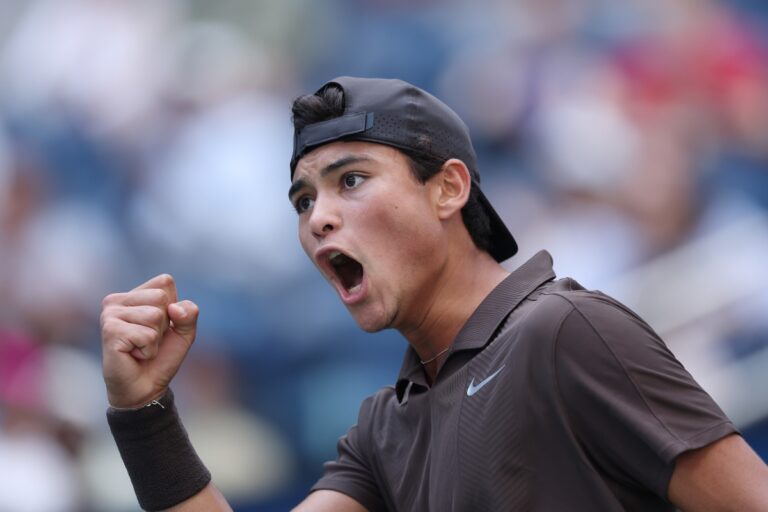 Guto Miguel vence britânico e garante vaga na semifinal do US Open Jr.