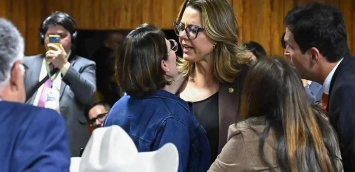 CPMI do INSS: parlamentares discutem durante sessão