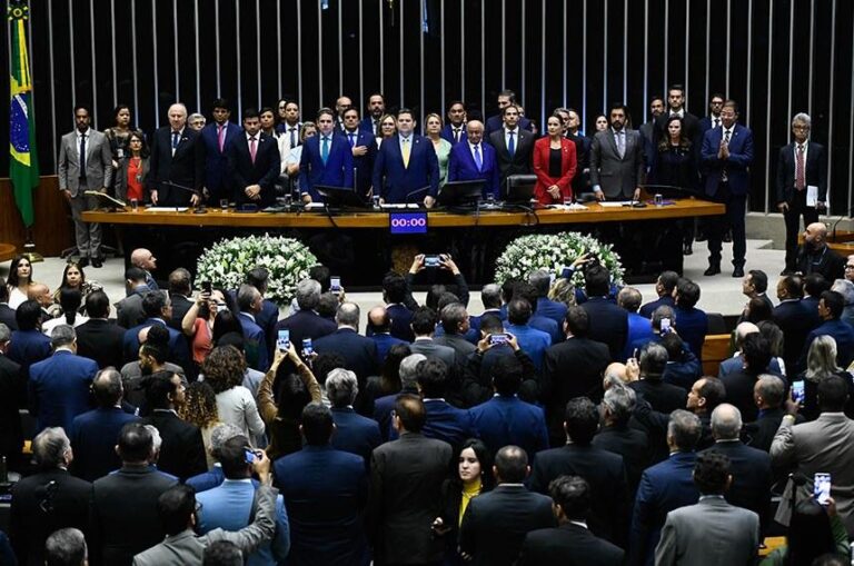 Congresso promulga PEC dos precatórios