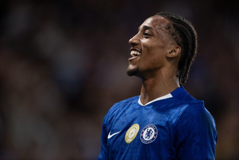 João Pedro é eleito melhor jogador do mês por torcedores do Chelsea