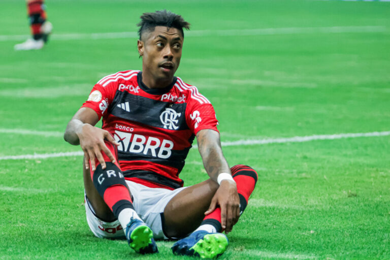 Bruno Henrique é visto em resort de luxo um dia antes do julgamento