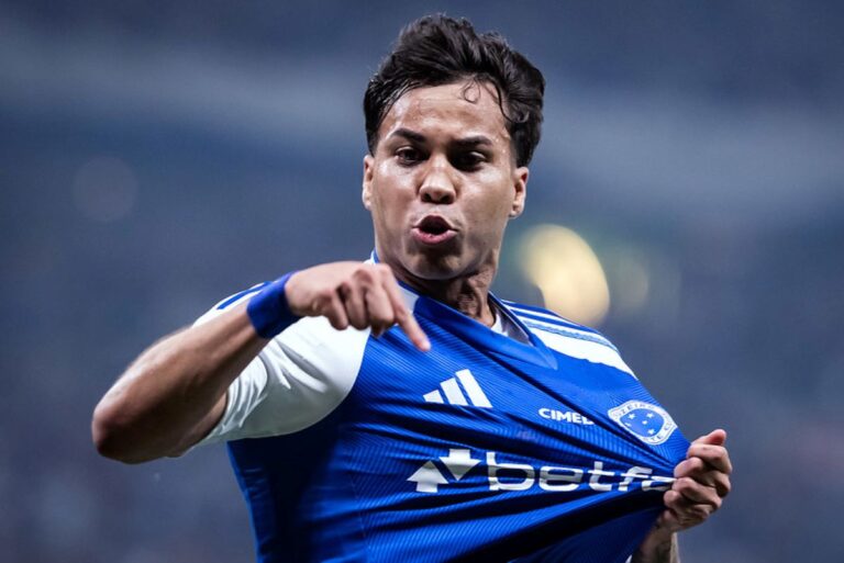 Cruzeiro retorna à semifinal da Copa do Brasil após rebaixamento