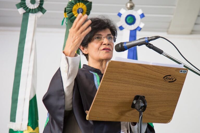 Marilena Chaui reafirma ódio à classe média