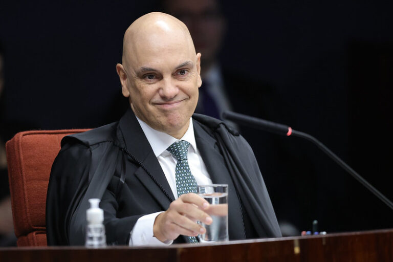 Moraes confirma ligação com Temer, mas nega acordo