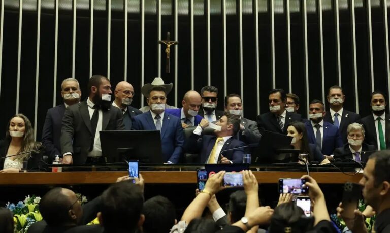 oposição reage à possível punição