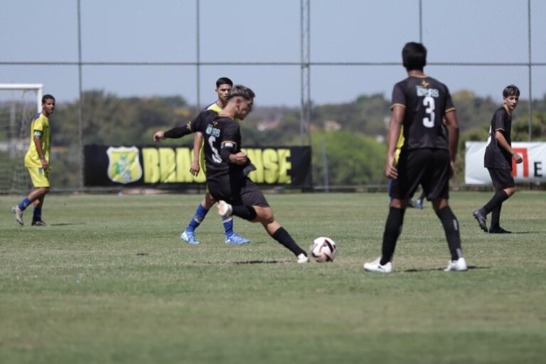 Goleadas marcam os jogos de estreia do Candangão Sub-17