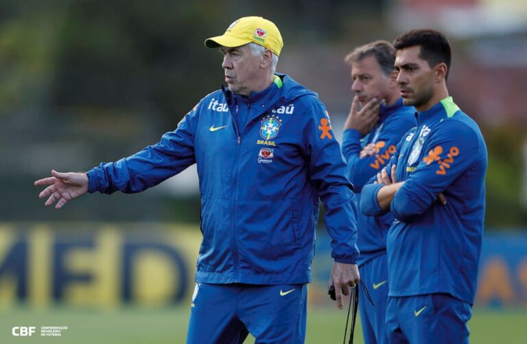 Vídeo: confira o primeiro treino da Seleção com a equipe completa